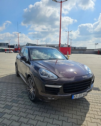 Porsche Cayenne cena 209100 przebieg: 146000, rok produkcji 2015 z Kielce małe 562